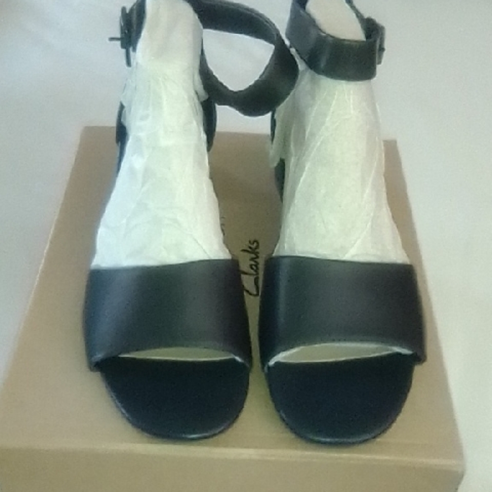Clarks Women's Navy Blue Sandals